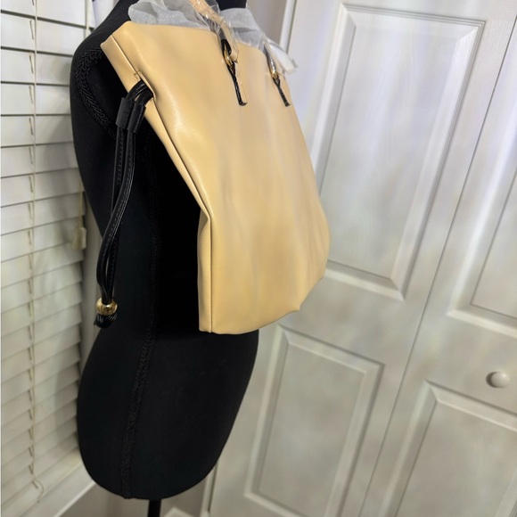 Victoria Secret Tote - Picture 2 of 4